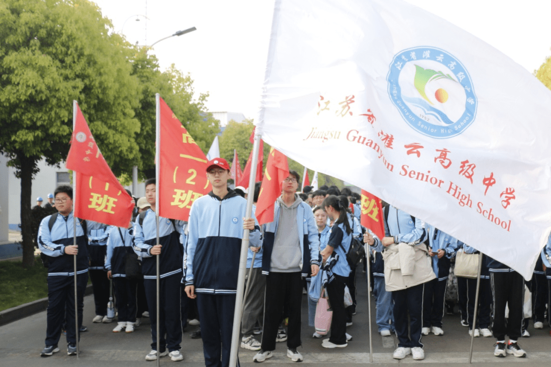 唯尚科技興國夢—科倫多迎接兩千余名師生參觀學習